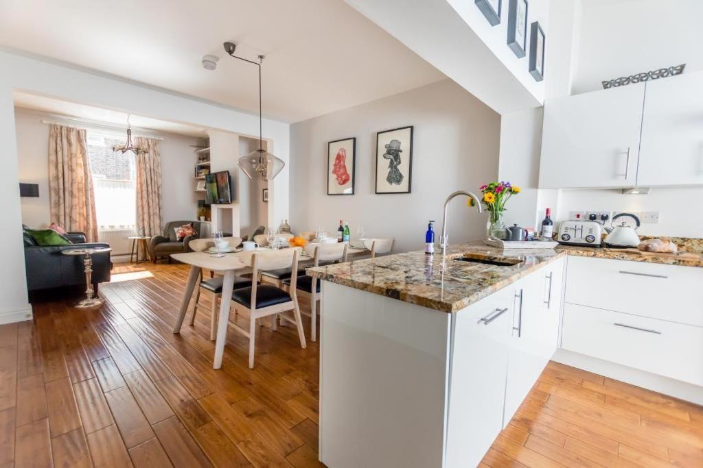 Вилла 48 Fairfax Street Йорк Экстерьер фото